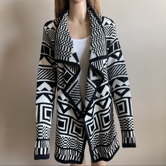 Papermoon Sweaters - Stitch fix Papermoon Riley Cardigan L NWT